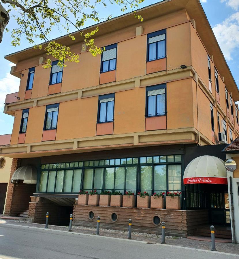 Hotel Perla Massa Lombarda Exterior photo