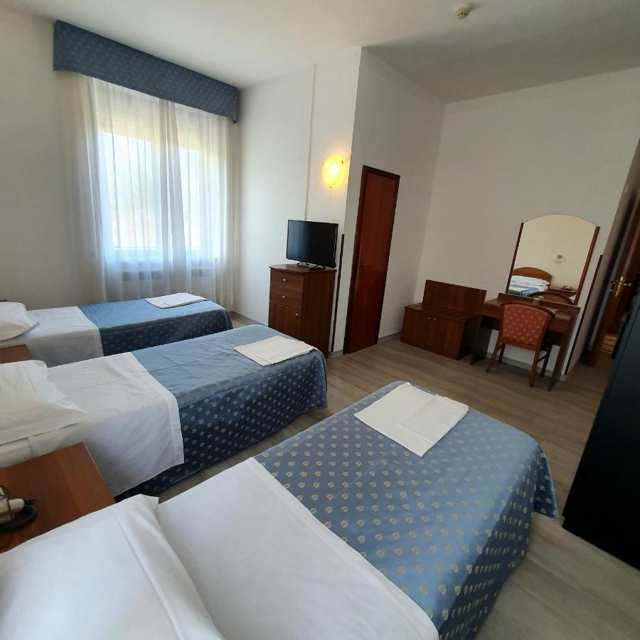 Hotel Perla Massa Lombarda Exterior photo