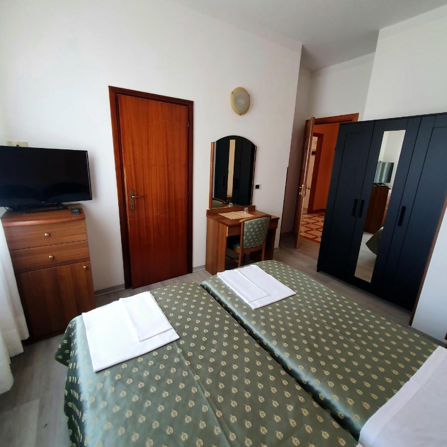 Hotel Perla Massa Lombarda Exterior photo