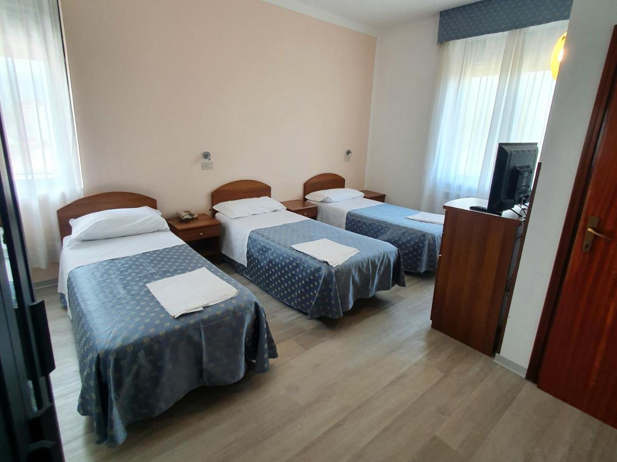 Hotel Perla Massa Lombarda Exterior photo