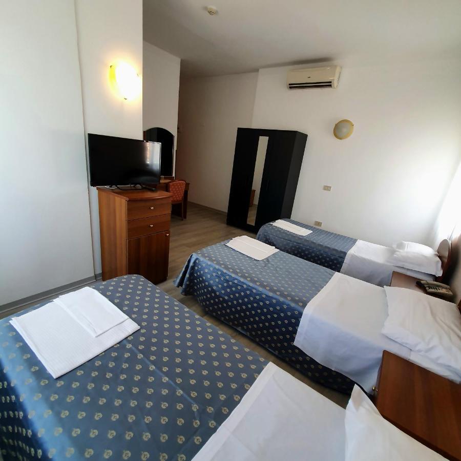 Hotel Perla Massa Lombarda Exterior photo