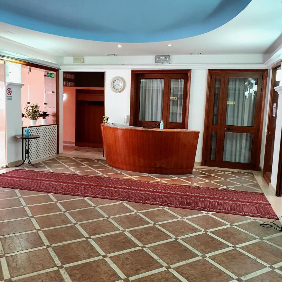 Hotel Perla Massa Lombarda Exterior photo