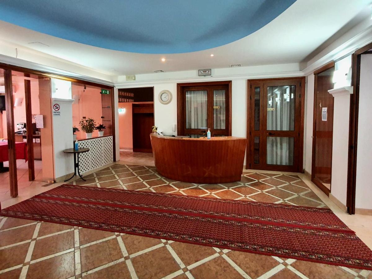 Hotel Perla Massa Lombarda Exterior photo